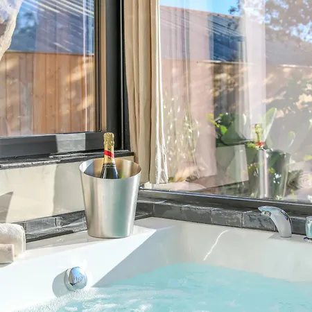 3min De La - 14p - Calme - Moderne - Jacuzzi - Bbq Willa